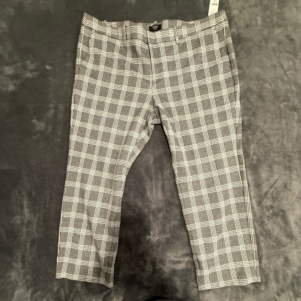 Lord & Taylor Gray Plaid Pants